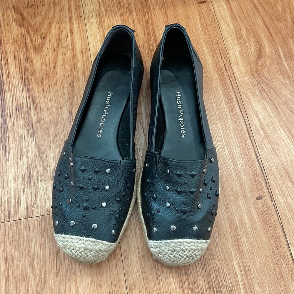 Beautiful, like new flats!! Size 7